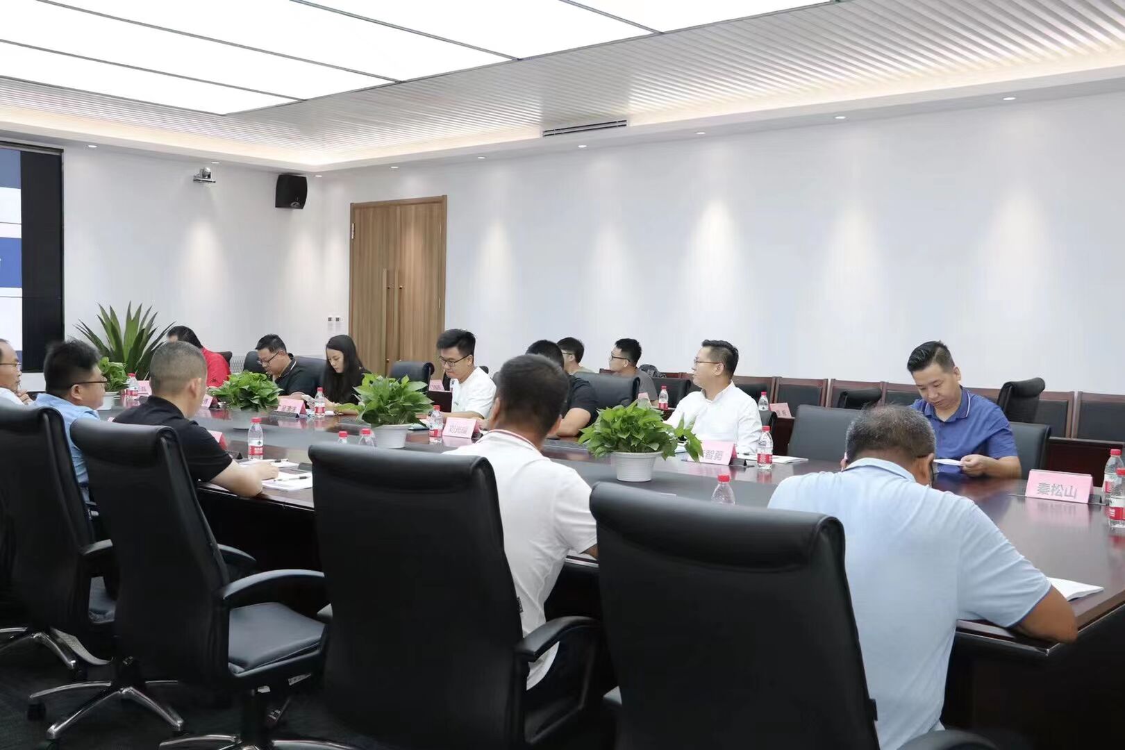 清大建筑總裁班學(xué)員走進(jìn)中建三局一公司企業(yè)課堂